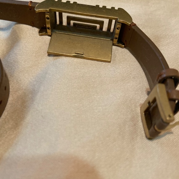 Tory Burch Fitbit leather bracelet - Picture 3 of 5